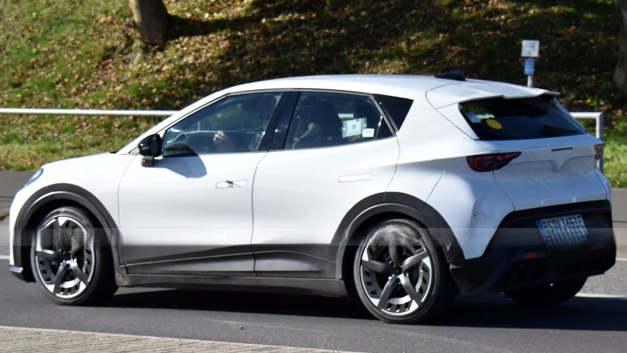 25-bin-euroluk-cupra-raval-test-edilirken-yakalandi-2-R2A7jnK4 25 bin Euro’luk Cupra Raval test edilirken yakalandı!