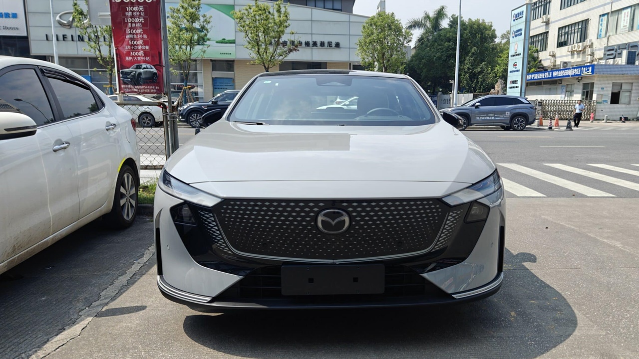 mazda-20-bin-dolardan-ucuz-elektrikli-arabasini-tanitti-1-aRXchweM Mazda, 20 bin dolardan ucuz elektrikli arabasını tanıttı!