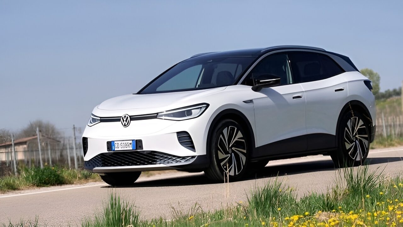 volkswagen-vs-tesla-avrupada-en-cok-satilan-otomobiller-1-PIjfEayN Volkswagen vs Tesla: Avrupa’da en çok satılan otomobiller!