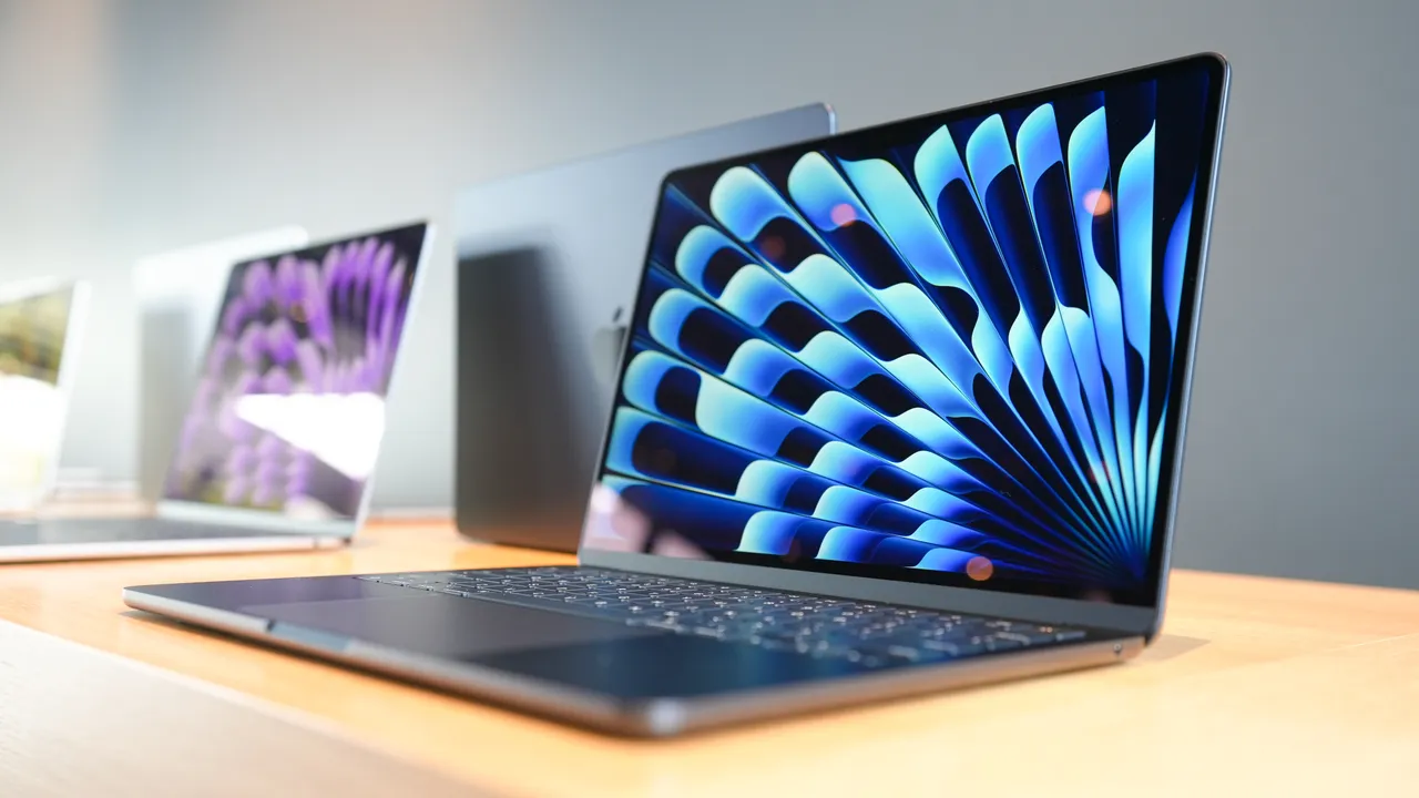 apple-macbook-pro-icin-kararini-verdi-bir-yil-daha-bekleyin-0-UDVeSQBW Apple, MacBook Pro için kararını verdi! Bir yıl daha bekleyin