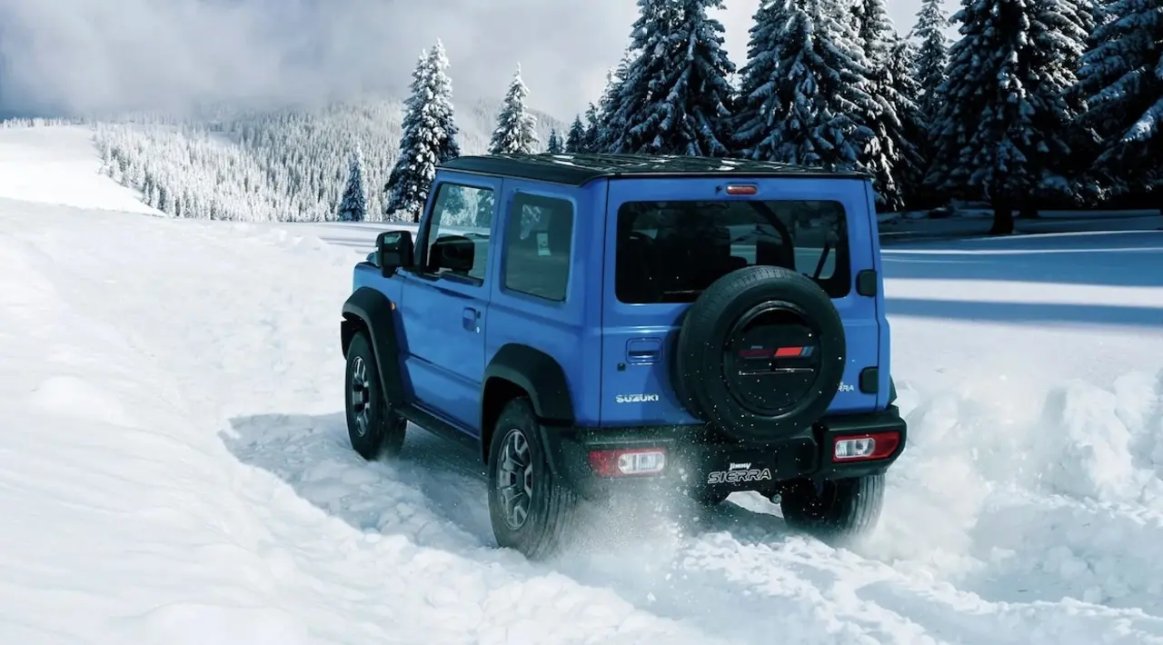 2026-suzuki-jimny-duyuruldu-iste-tasarimi-1-zUtJpiCg 2026 Suzuki Jimny duyuruldu: İşte tasarımı