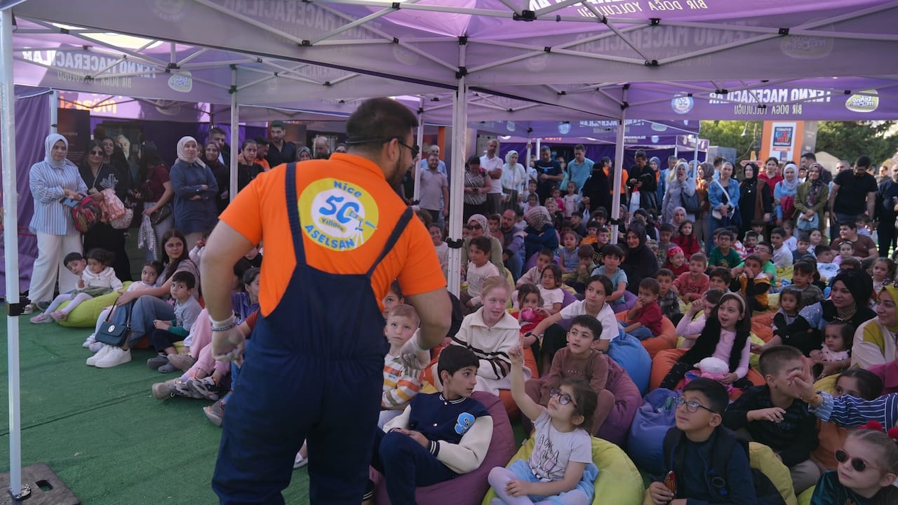 aselsan-tekno-macera-tiri-ile-gelecegimize-yatirim-yapmaya-devam-ediyor-2-kcvssG2E ASELSAN Tekno Macera Tırı ile geleceğimize yatırım yapmaya devam ediyor