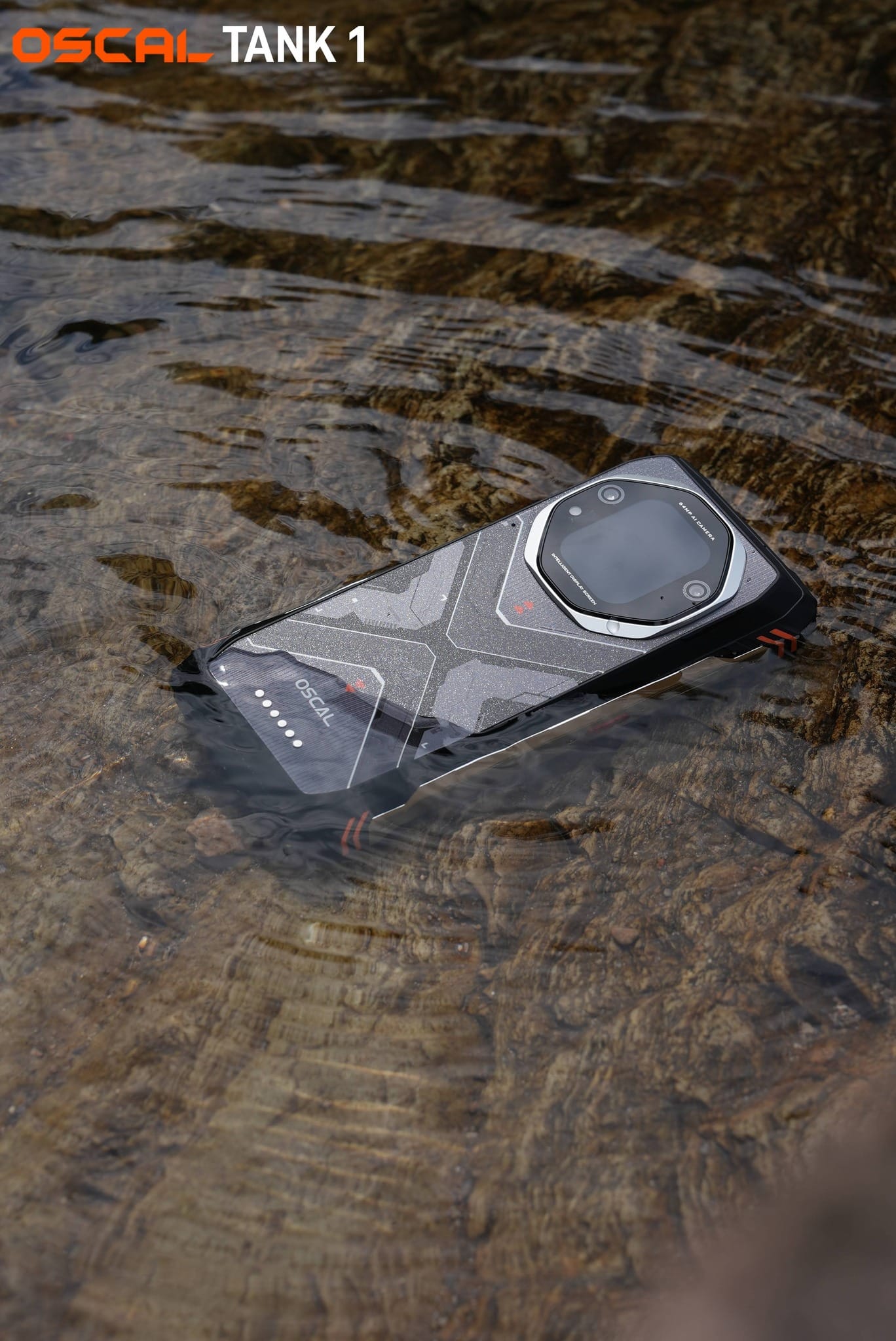 devasa-bataryali-ve-zirh-kaplamali-tank-telefon-0-kpUMWYyF Devasa bataryalı ve zırh kaplamalı “Tank” telefon!