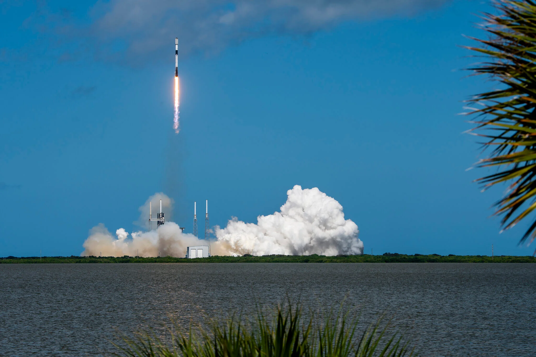 spacex-tarih-yazdi-10000-starlink-uydusu-yorungede-1-3fyqJIKk SpaceX tarih yazdı: 10.000 Starlink uydusu yörüngede