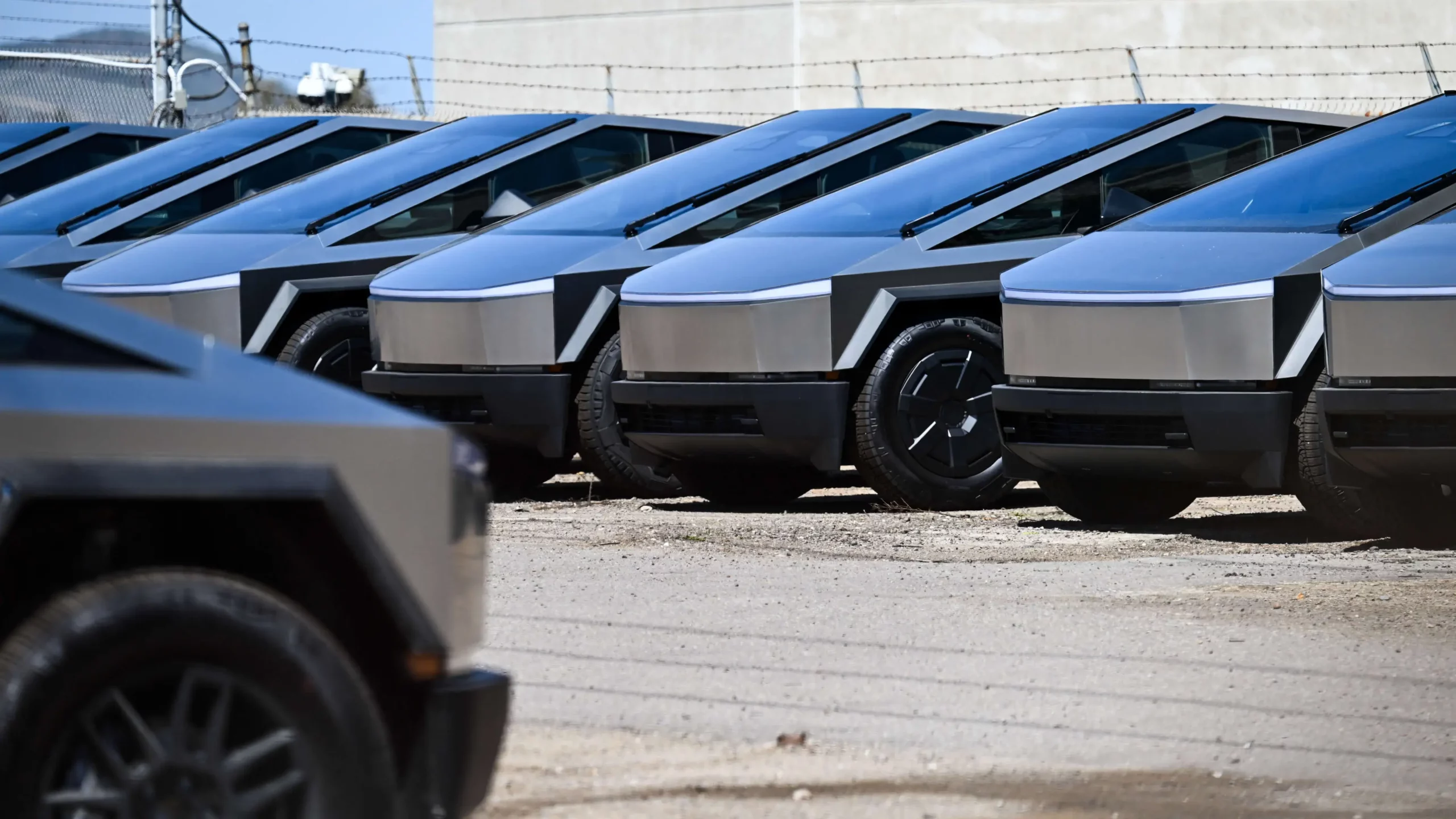tesla-cybertruck-satislari-cakildi-0-27QTVgsw Tesla Cybertruck satışları çakıldı!