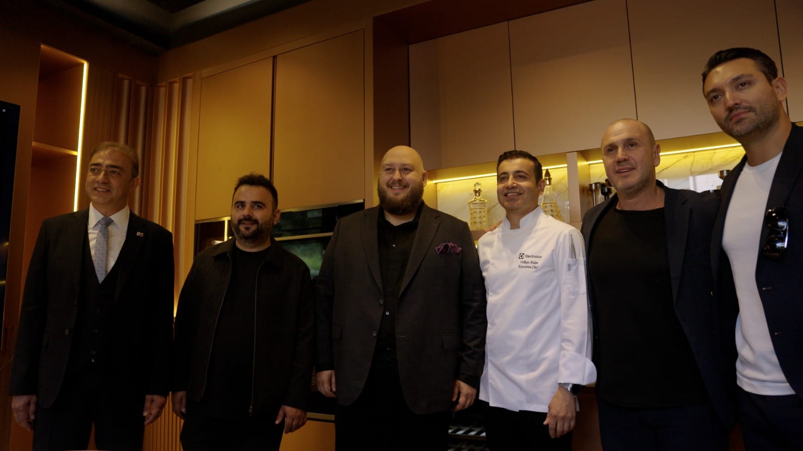 zarafet-sadelik-ve-teknolojinin-leventteki-yeni-adresi-electrolux-premium-studio-4-LzxsaAfp Zarafet, Sadelik ve Teknolojinin Levent’teki Yeni Adresi: Electrolux Premium Studio