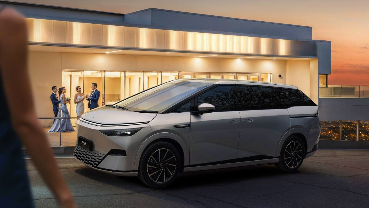 1602km-menzil-xpeng-ilk-hibrit-mpvsi-x9-powerxi-tanitti-1-DM5tTh9m 1602km menzil: XPeng ilk hibrit MPV’si X9 PowerX’i tanıttı!