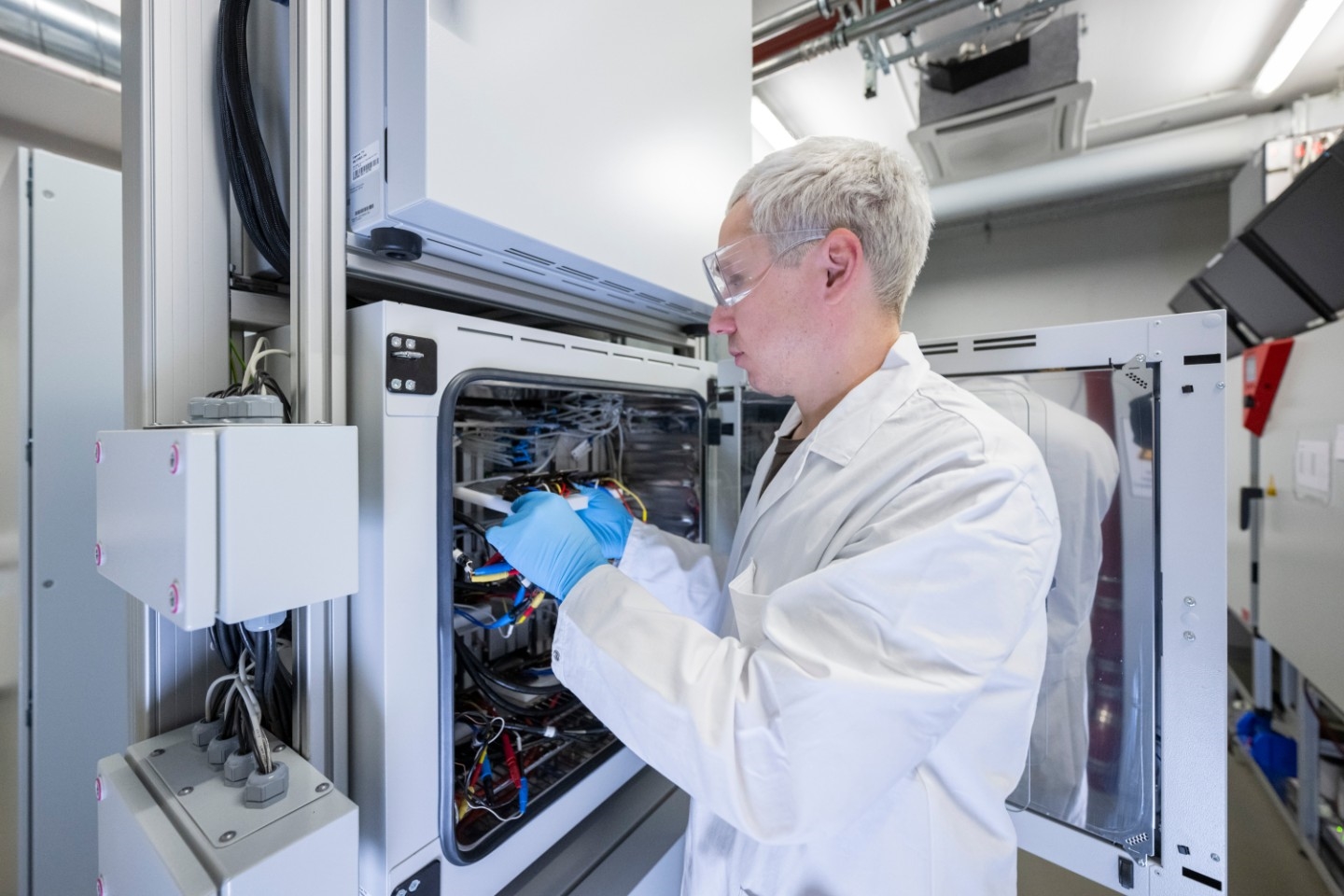 batidan-yasam-sinyali-yuksek-yogunluklu-kati-hal-batarya-hamlesi-1-tEtKxc2P Batı’dan yaşam sinyali: Yüksek yoğunluklu katı hal batarya hamlesi