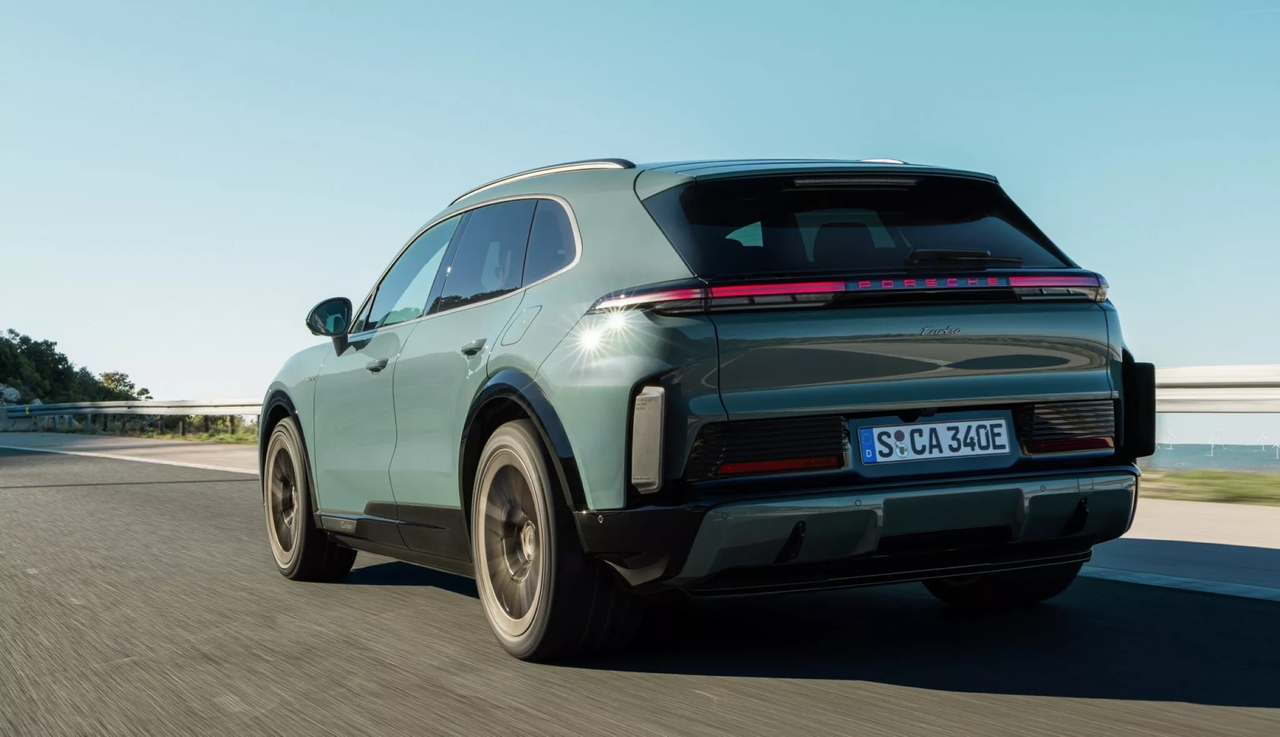 elektrikli-porsche-cayenne-duyuruldu-1-lJVc6kss Elektrikli Porsche Cayenne duyuruldu