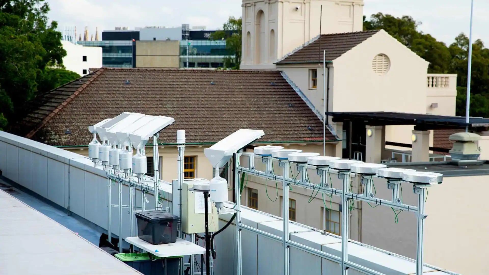 evleri-serinleten-ve-havadan-su-toplayan-yenilikci-cati-boyasi-gelistirildi-1-OsDIyCEh Evleri serinleten ve havadan su toplayan yenilikçi çatı boyası geliştirildi