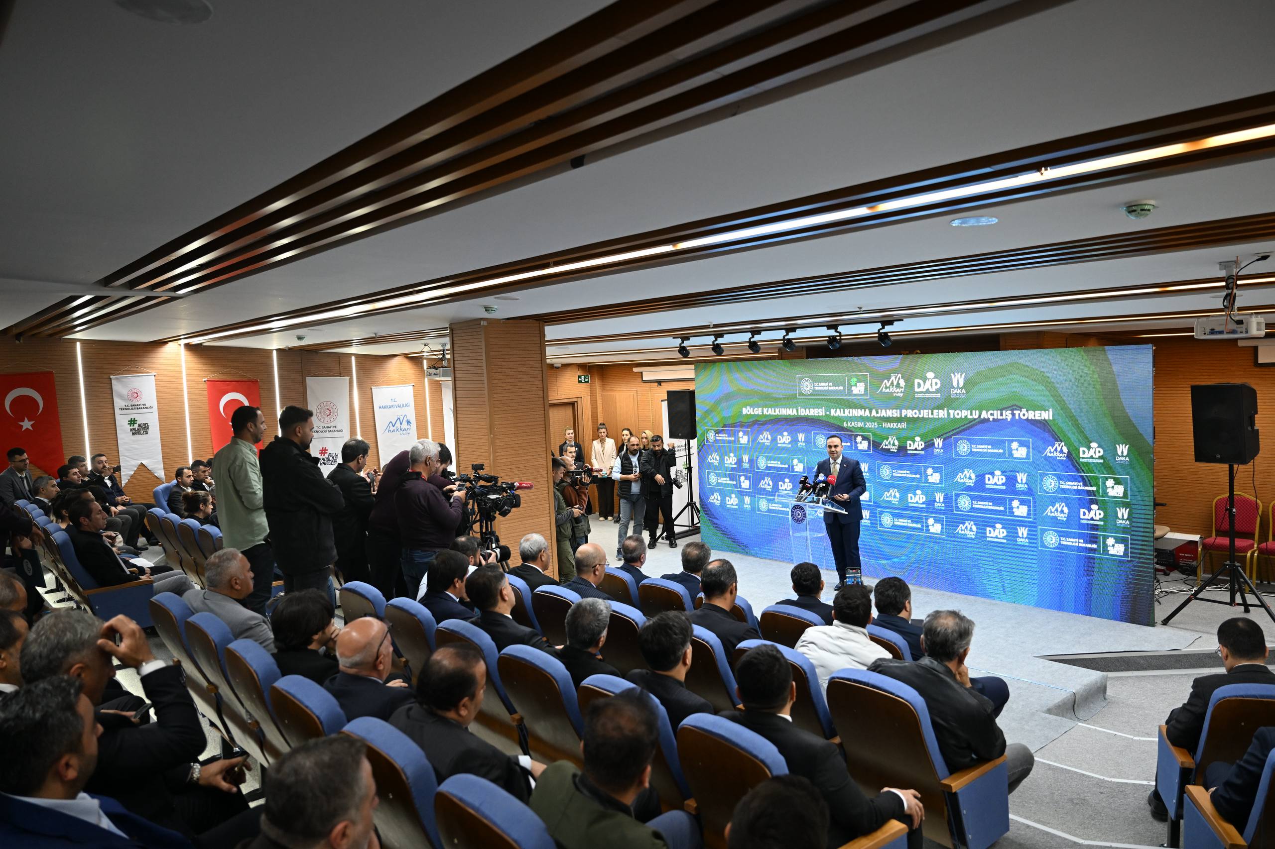 hakkari-bilim-ve-milli-teknoloji-ile-bulusuyor-2-qUMxQwdC Hakkari bilim ve milli teknoloji ile buluşuyor