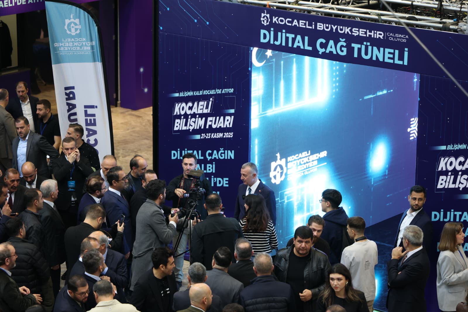 kocaeli-bilisim-fuarina-yapay-zeka-damga-vurdu-2-ghuUMFxy Kocaeli Bilişim Fuarı’na yapay zeka damga vurdu