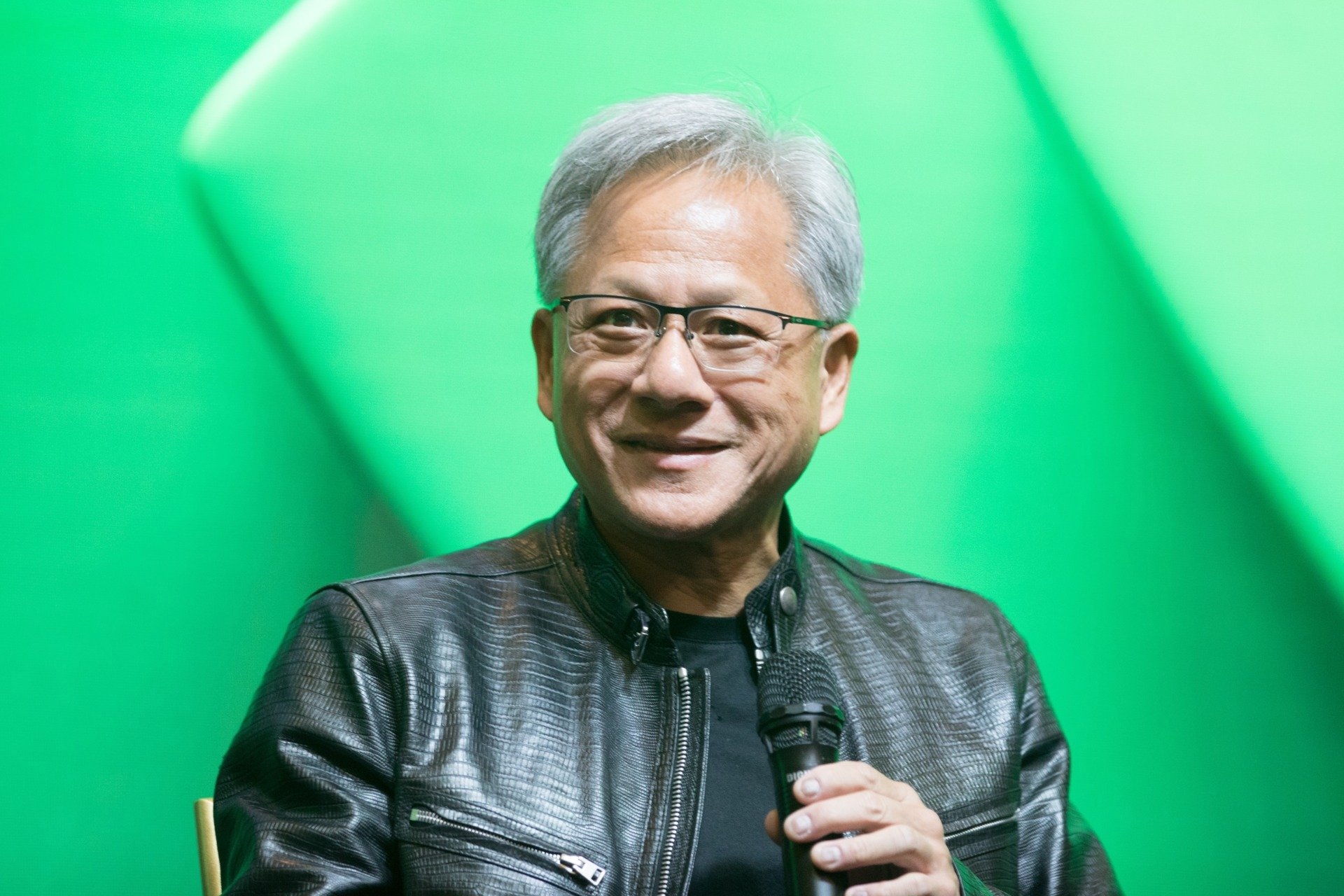 nvidia-ceosu-ai-balonu-hakkinda-net-konustu-cok-farkli-bir-sey-goruyoruz-0-AyiVBxlw Nvidia CEO’su AI balonu hakkında net konuştu: “Çok farklı bir şey görüyoruz”