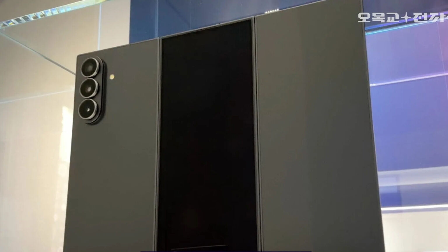samsung-galaxy-z-trifold-icin-yeni-gorseller-paylasildi-3-MCmiIBnI Samsung Galaxy Z TriFold için yeni görseller paylaşıldı