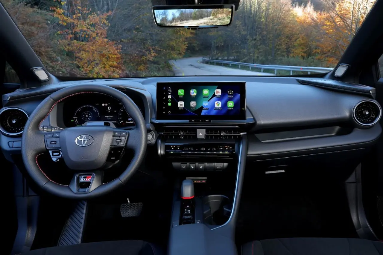 yeni-toyota-c-hr-hybrid-gr-sport-turkiyede-0-QjU4kJOZ Yeni Toyota C-HR Hybrid GR SPORT Türkiye’de