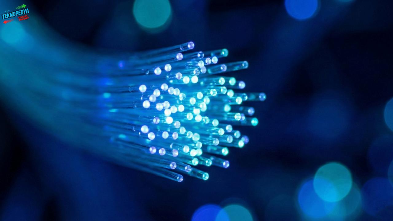 Çağdaş dünyanın dijital omurgası: Fiber optik kablolar nasıl çalışıyor?