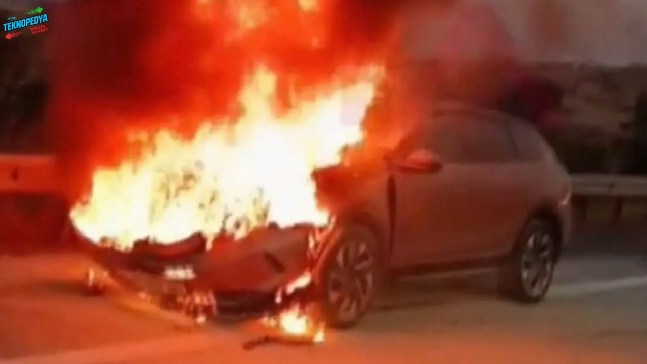 Çatalca’da Yanan Opel Araba Elektrikli Değilmiş