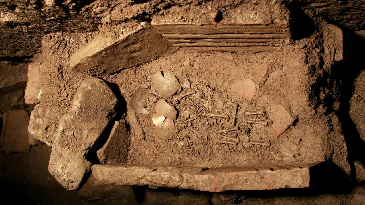 Efes’te Gizli Mezar: 1200 Yıl Önceki Bir Sır