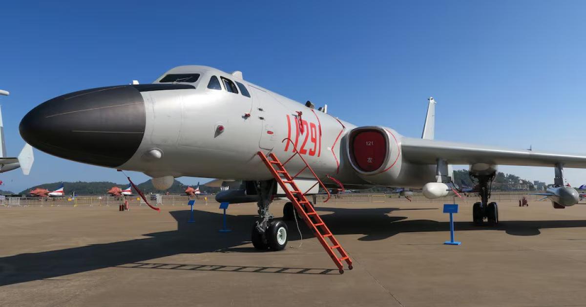 Çin, H-6N Nükleer Bombardıman Uçağını İlk Kez Açıkça Gösterdi