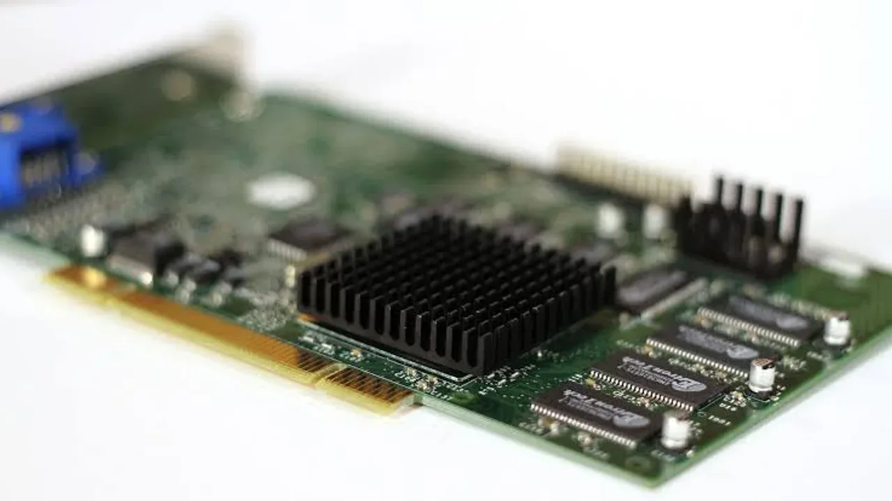 25 Yıllık 3dfx Voodoo 3 Ekran Kartına Linux 7.3 ile Güncelleme