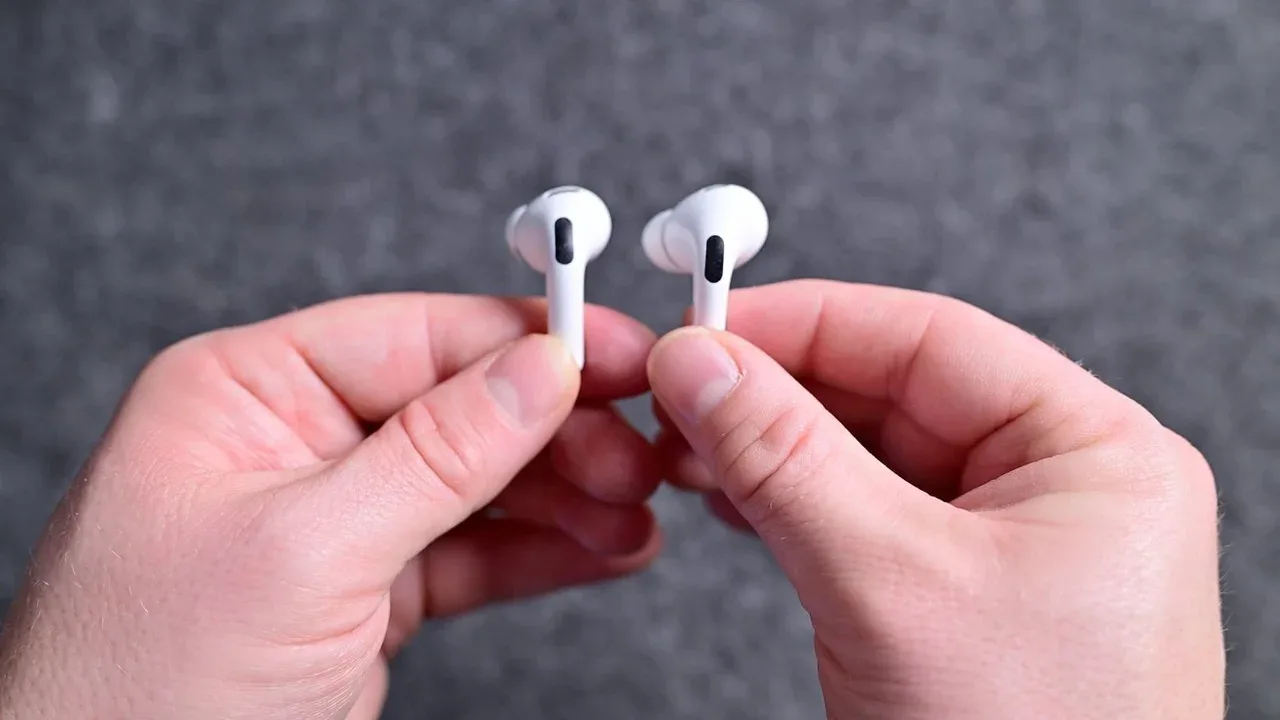 Apple, 2027’de Kamarlı AirPods Sunacak: Detaylar Açıklandı