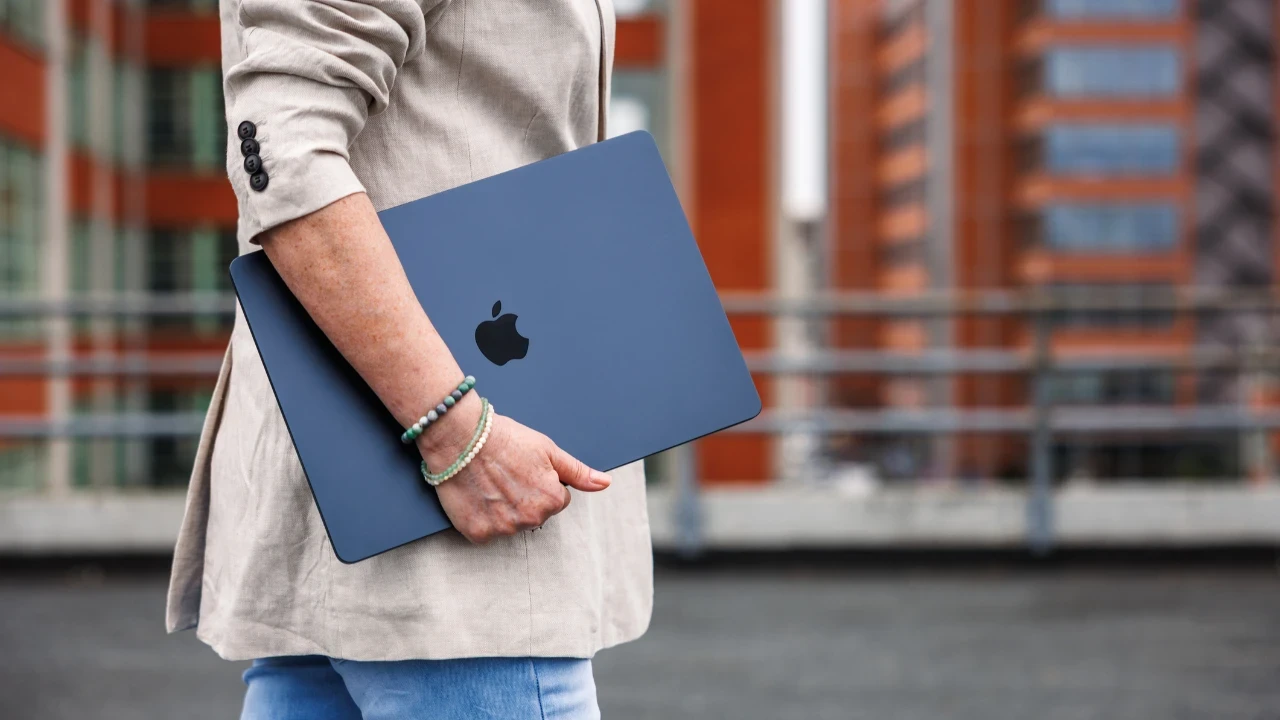 Apple’ın En Çok Satan Mac Modeli Tükendi: Bekleme Başladı