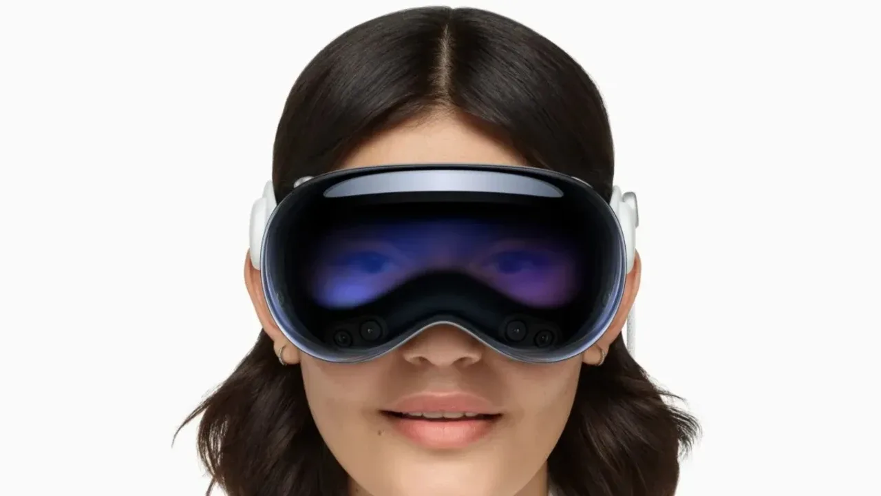 Apple, kaynaklarını yeniden dağıtıyor: Siri ve Vision Pro ekiplerinde kesintiler