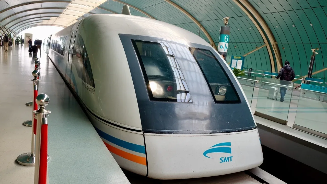 Çin’de Saniyeler İçinde Uçak Hızına Ulaşan Maglev Tren