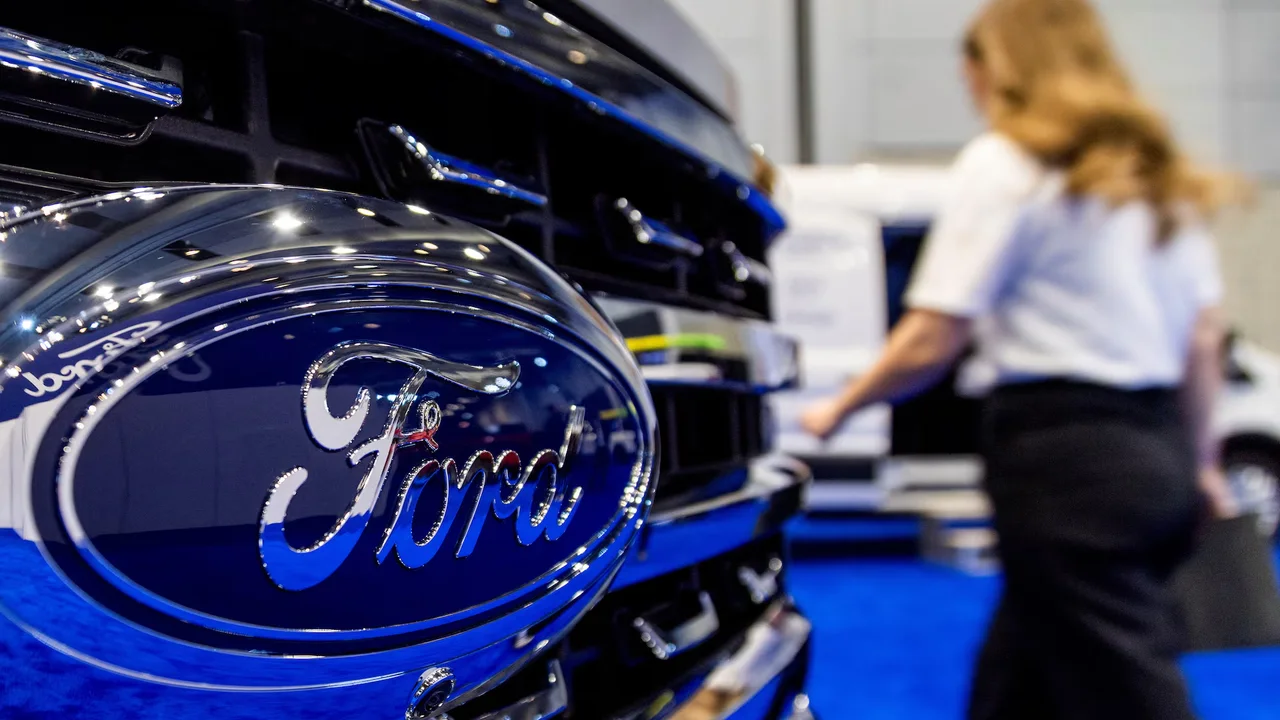 GM ve Ford’un Elektrikli Araçlara Odaklanması Hız Kesti