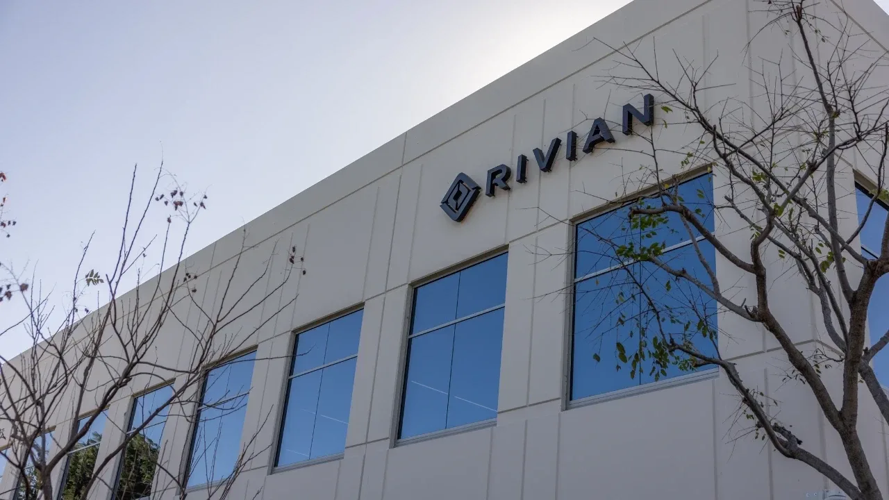 Rivian CFO Claire McDonough, 12 Milyar Dolarlık Halka Arz Sonrası Ayrılıyor