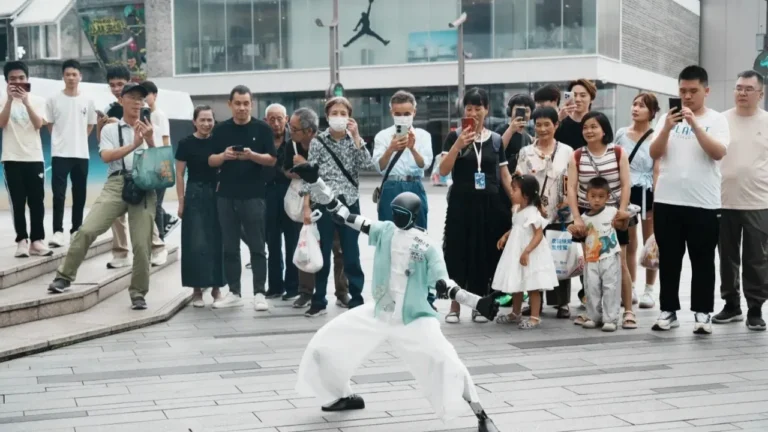 Unitree, insansı robot çılgınlığıyla borsada yüzde 460’lık başlangıç yaptı