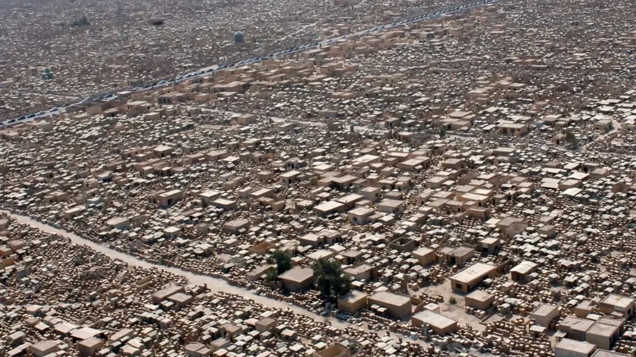 1400 Yıllık Büyüme: Necef’teki Dev Mezarlık