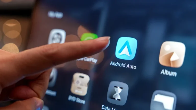 Android Auto Arayüzü Güncellendi, Kullanıcı Görüşleri Çatışıyor
