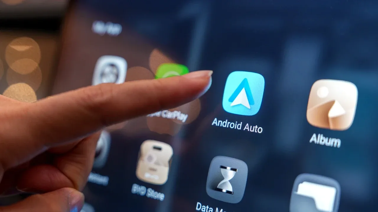 Android Auto Arayüzü Güncellendi, Kullanıcı Görüşleri Çatışıyor