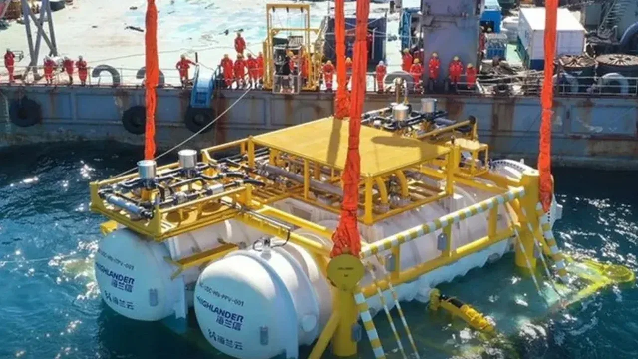 Denizin Altında Güneş Enerjisi: Paneller 10 Metre Derinlikte Elektrik Üretiyor