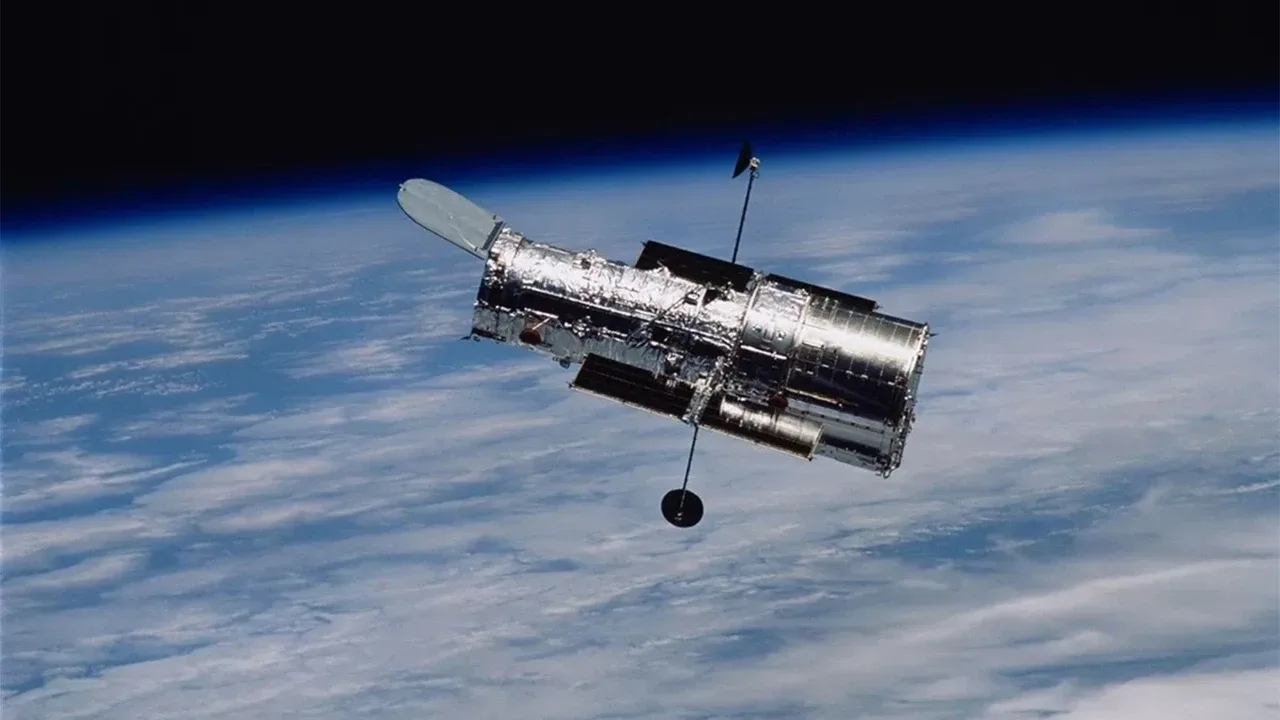Hubble Uzay Teleskobu 36 Yıl Sonra 200.000. Turunu Gerçekleştirdi
