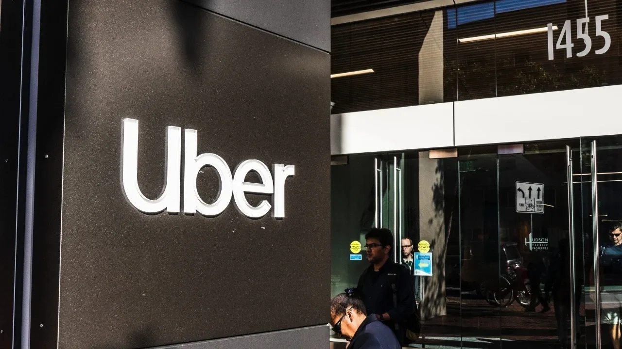 Uber Kurucusu Travis Kalanick, 1,7 Milyar Dolarlık Yatırımla Robotaksi Pazarına Geri Dönüyor